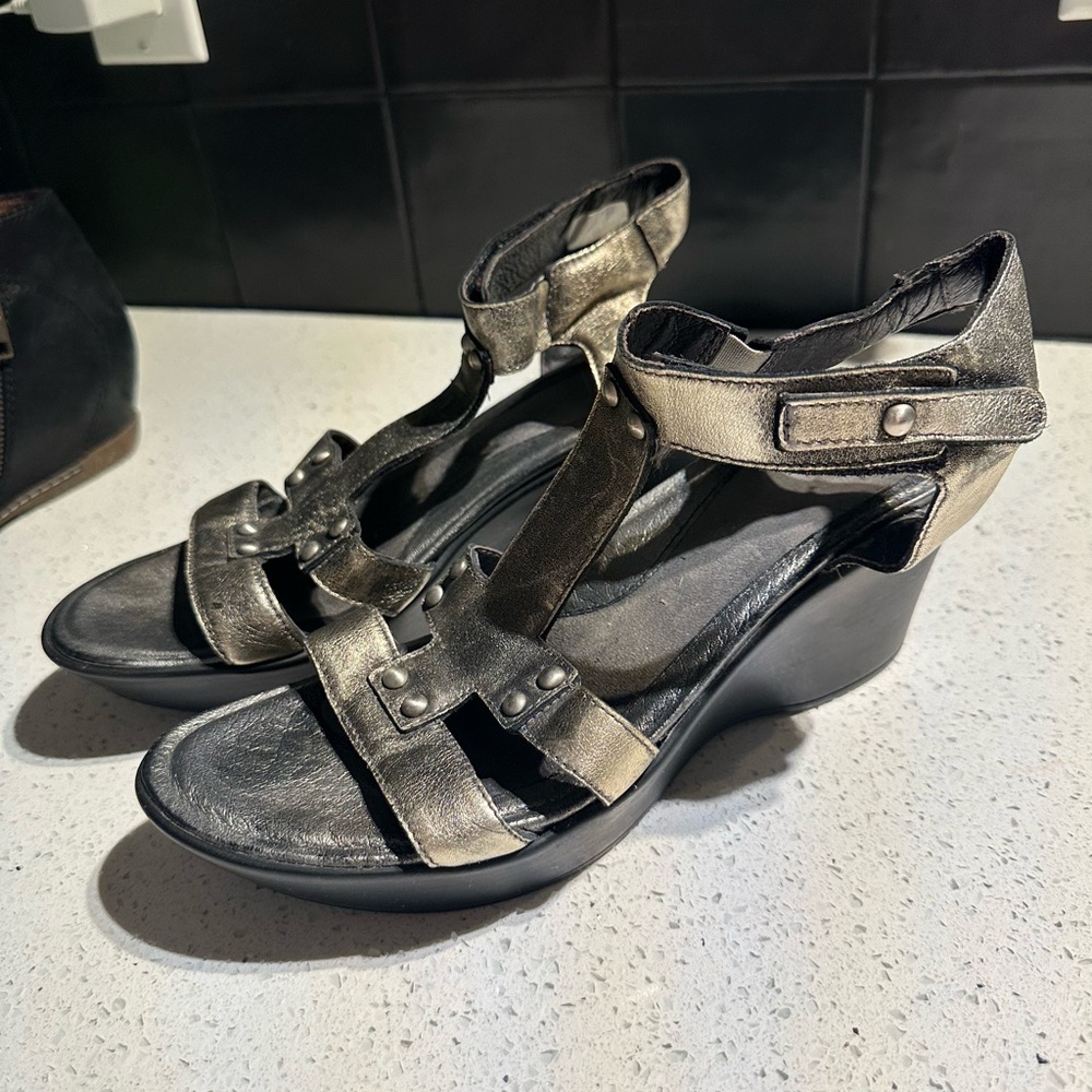 EUC•Noat Gladiator Wedge Sandals (39)